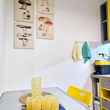 Apartment Yellow Kitchen Apartment, City Central Location