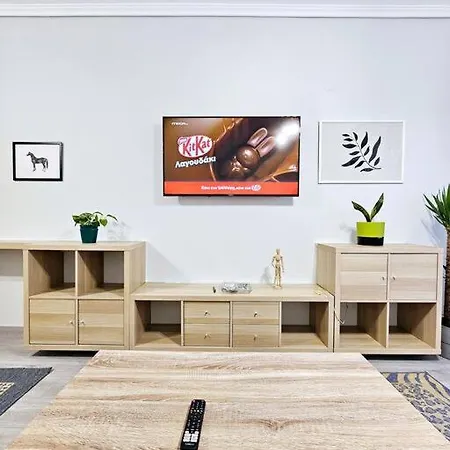 Yellow Kitchen Apartment, City Central Location Thessaloniki