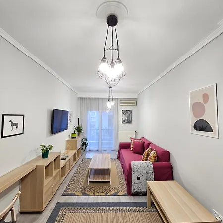 Yellow Kitchen Apartment, City Central Location Apartment *
